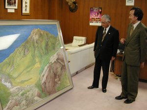 北岳の日本画寄贈 画家の宮本さん、南アルプス市に | 南アルプスNET｜南アルプス市芦安山岳館