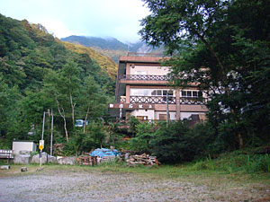 山小屋情報　御座石鉱泉