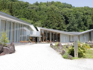 南アルプス市芦安山岳館 外観